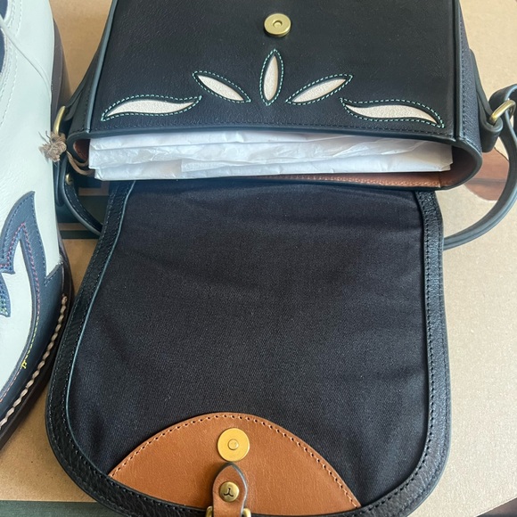 Tecovas Star Stadium Black and Green Crossbody Bag - Picture 4 of 5